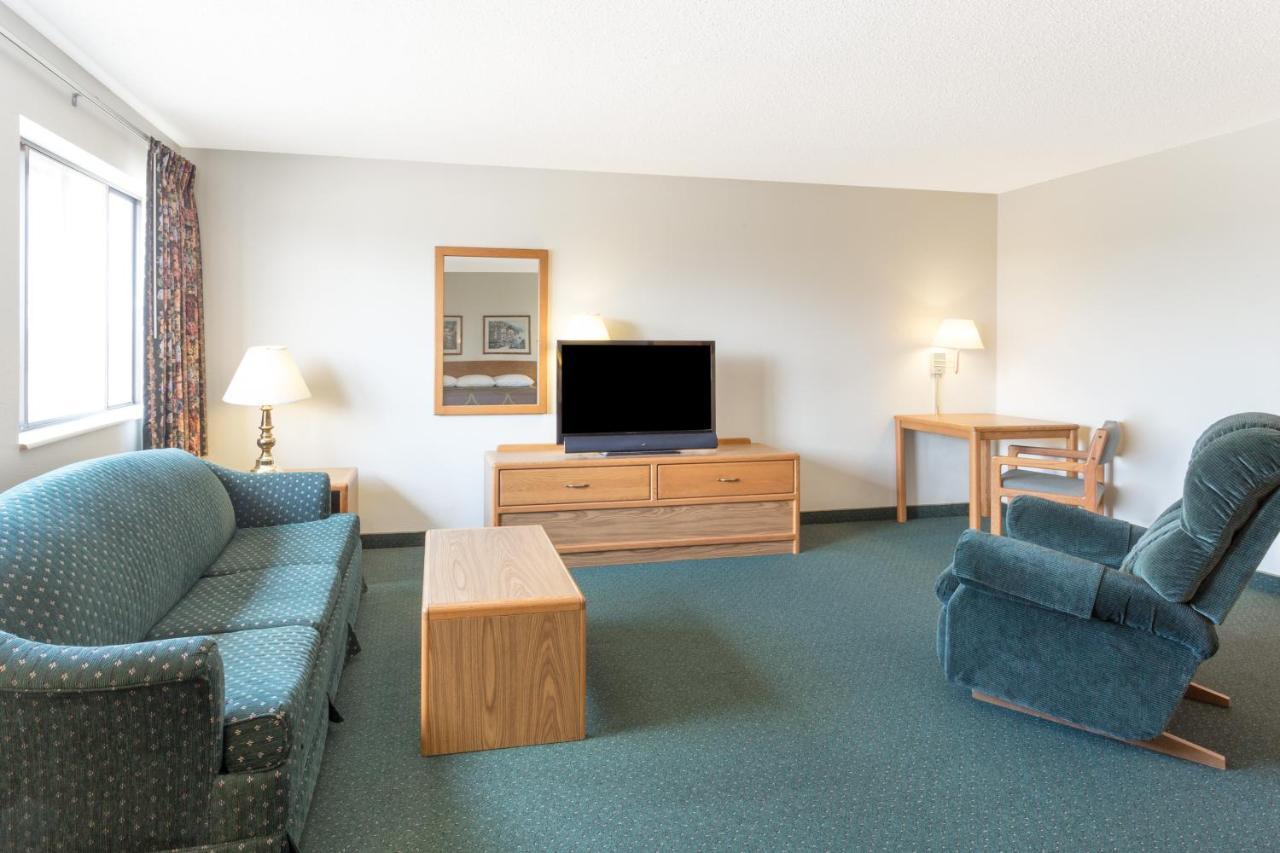 Super 8 By Wyndham Dewitt Hotel Eksteriør billede