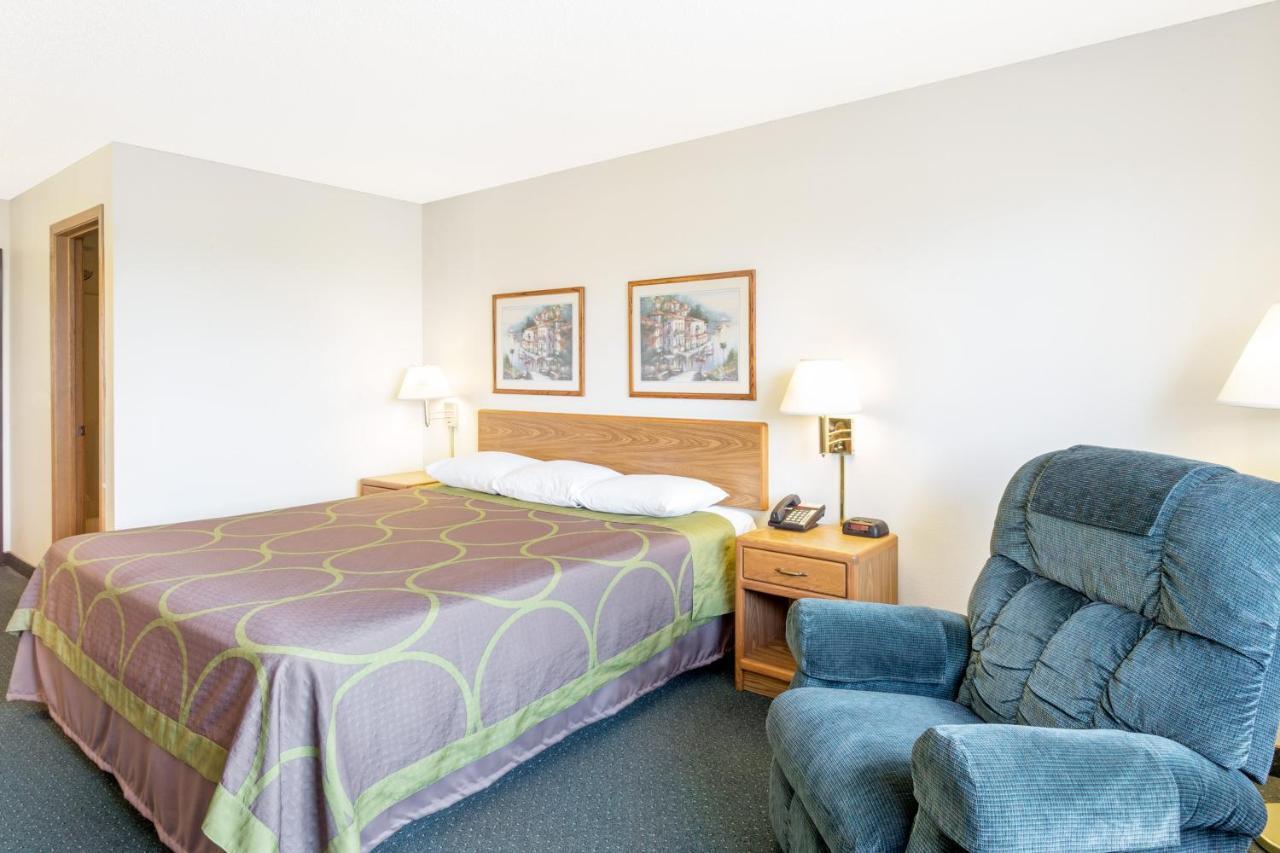 Super 8 By Wyndham Dewitt Hotel Eksteriør billede