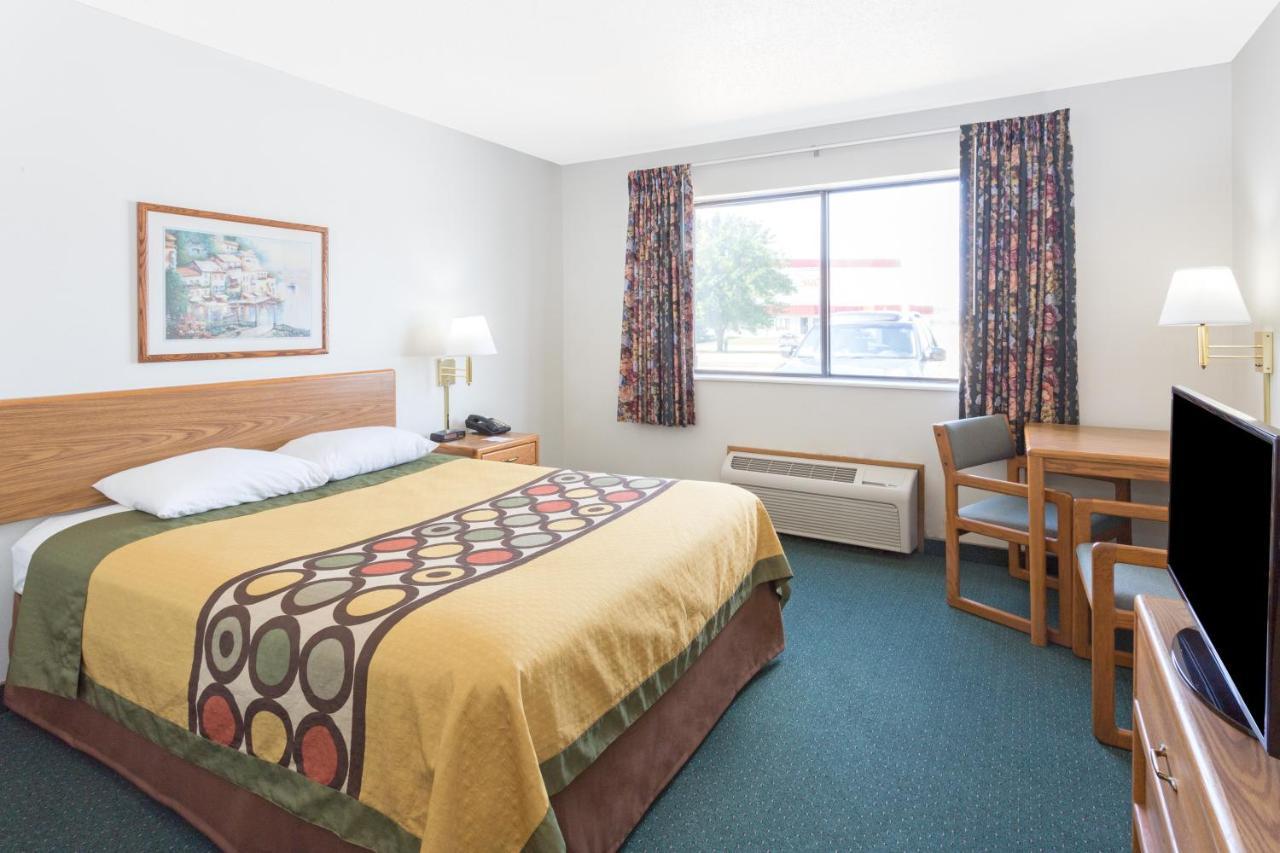 Super 8 By Wyndham Dewitt Hotel Eksteriør billede